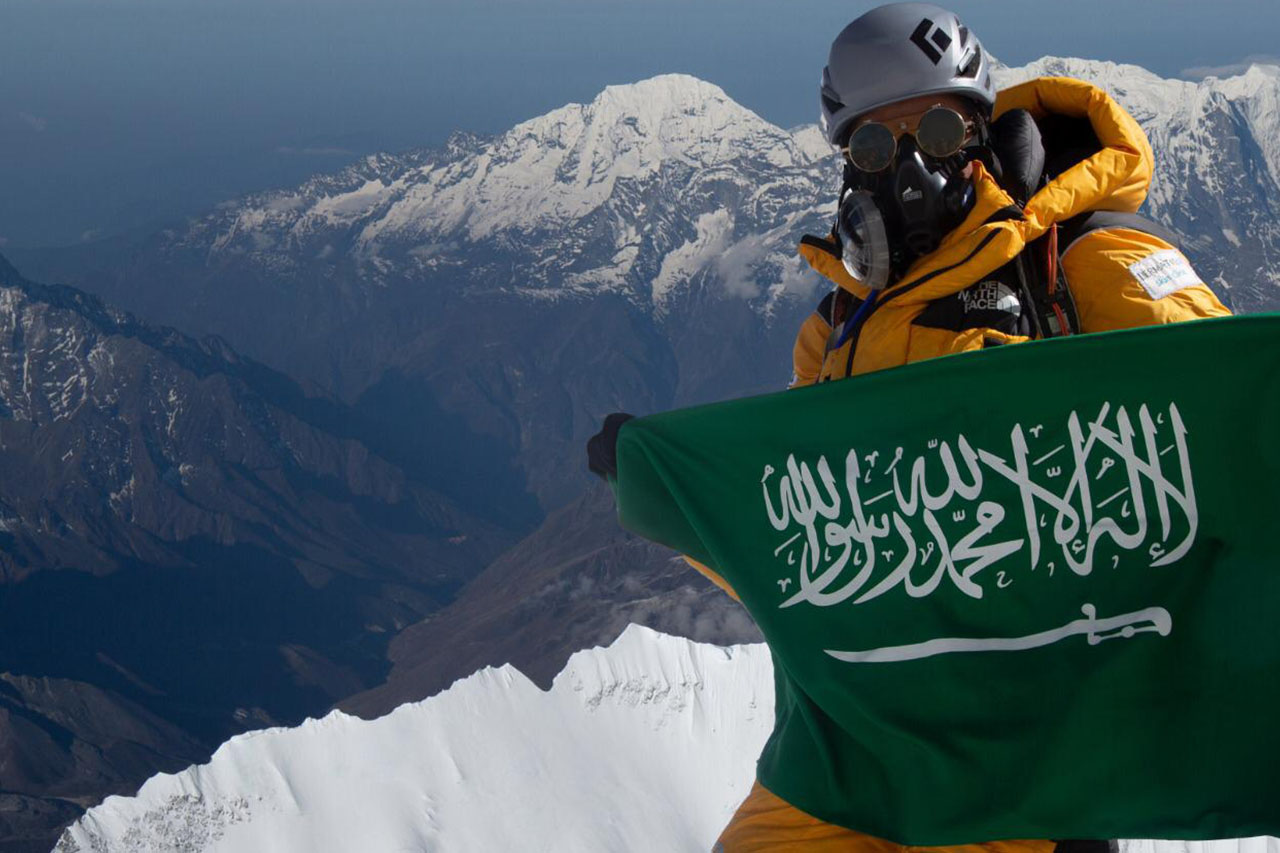 Mona Shahab summits Mt. Everest - Elia Saikaly - Adventurer - Filmmaker -  Speaker